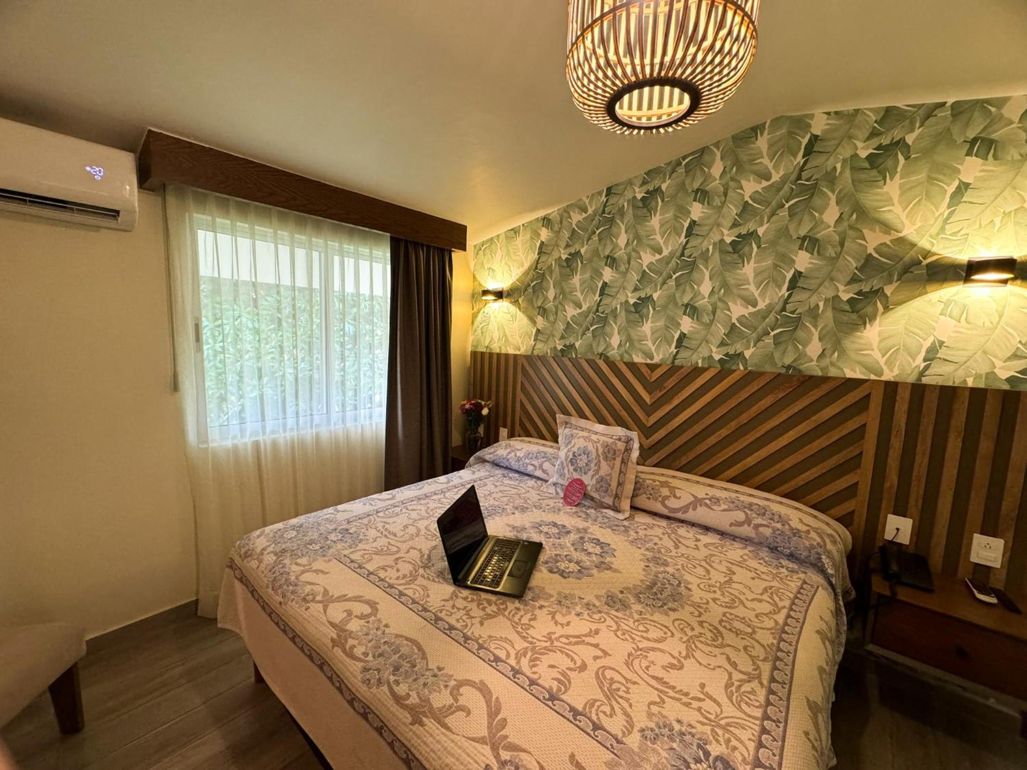 Standard Queen Room,1606576739:JPEG